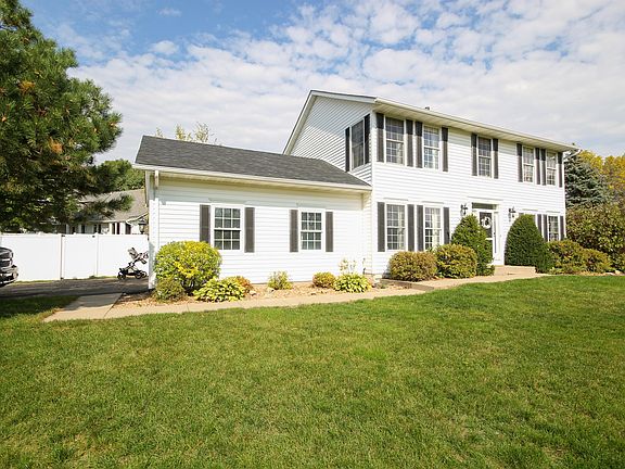 Large yard all the way around