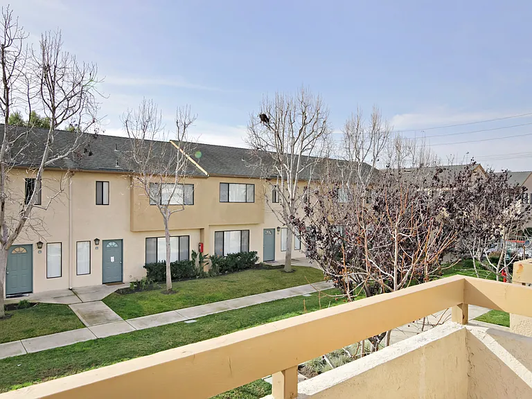1955 Wallace Ave — Photo 14