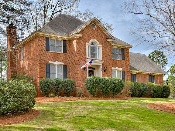 3rd image of 802 Woodberry Dr