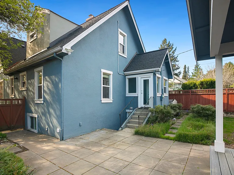 9212 36th Ave SW — Photo 29