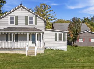 1854 Washington Ave, Cedarburg, WI 53012