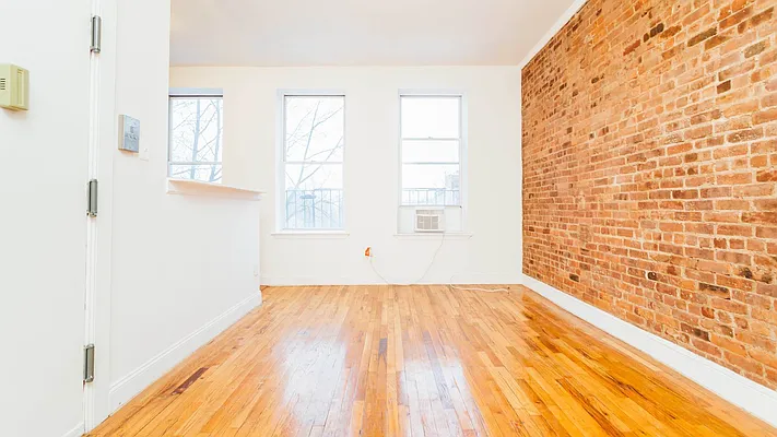 Rented by Nooklyn NYC LLC | media 22