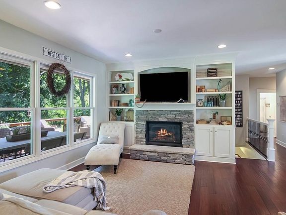 4th image of 5451 Lone Beech Dr