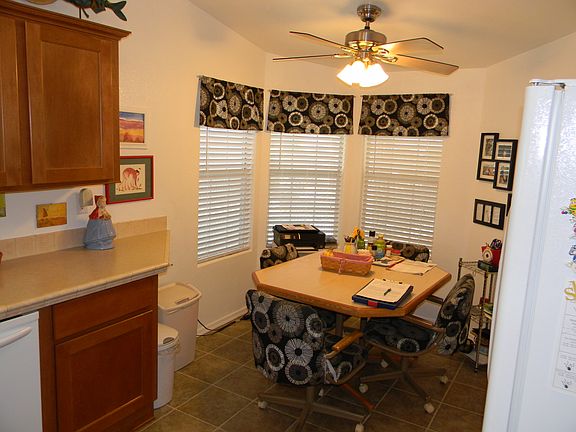 adorable dining nook