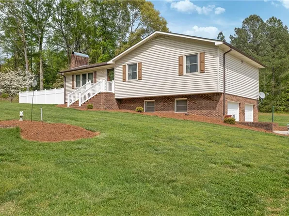 195 Old Farm Ln, Mocksville, NC 27028