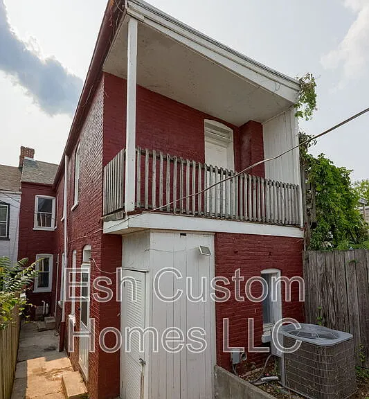 611 S Prince St — Photo 8