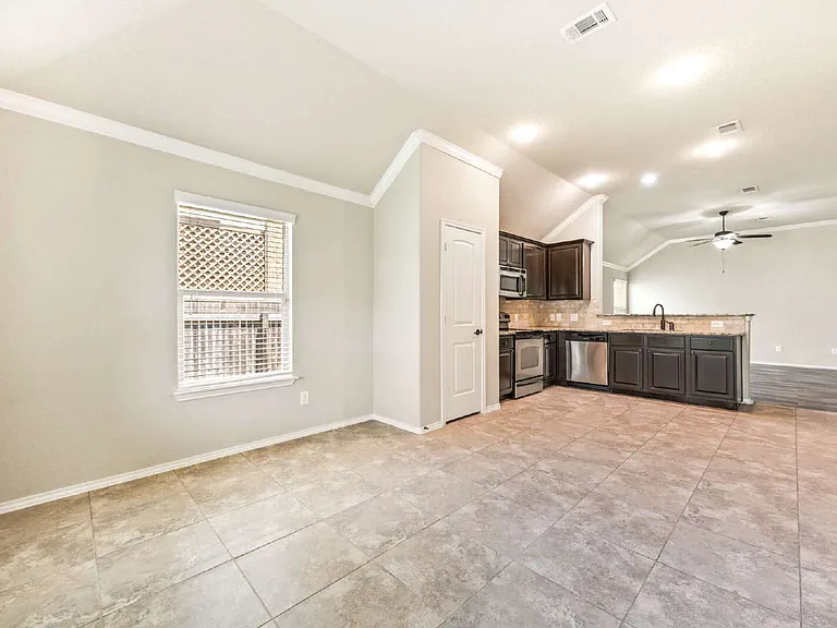 209 Rawhide Way — Photo 14