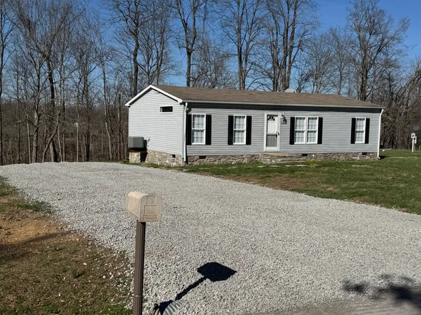 408 Pointe Ln, Lafayette, TN 37083