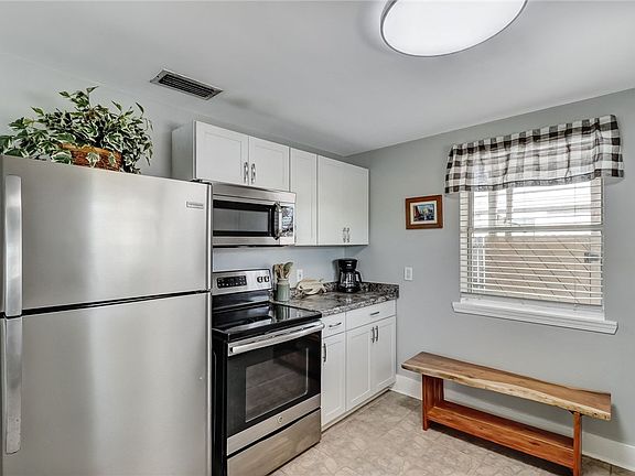 2nd image of 729 N Fletcher Ave