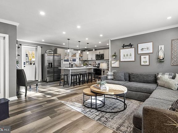 5th image of 105 N Trooper Rd