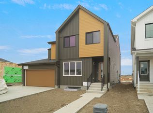 540 176th Ave NW, Edmonton, AB T5Y 3V6