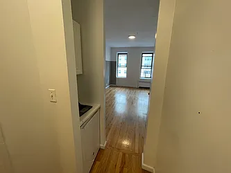 Rented by R New York