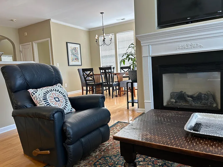 4510 Cherry Blossom Cir — Photo 29