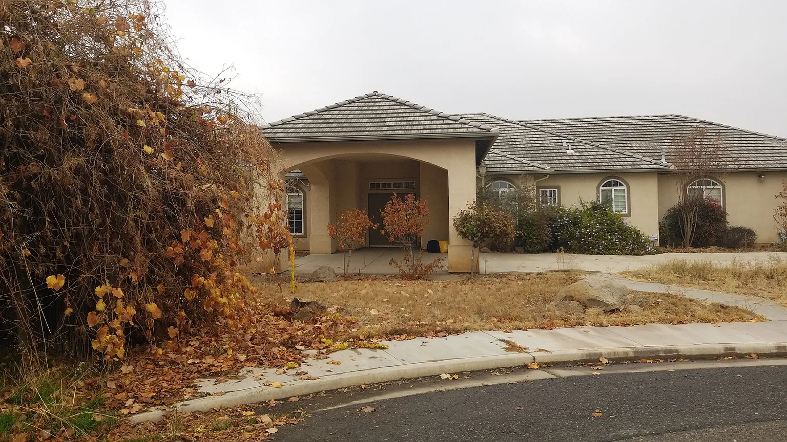 816 E Poplar Ave photo 1