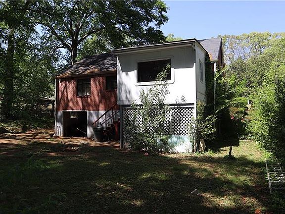 4th image of 2911 Saint Patrick St