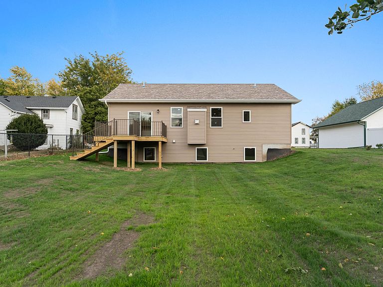 Listing photo 4