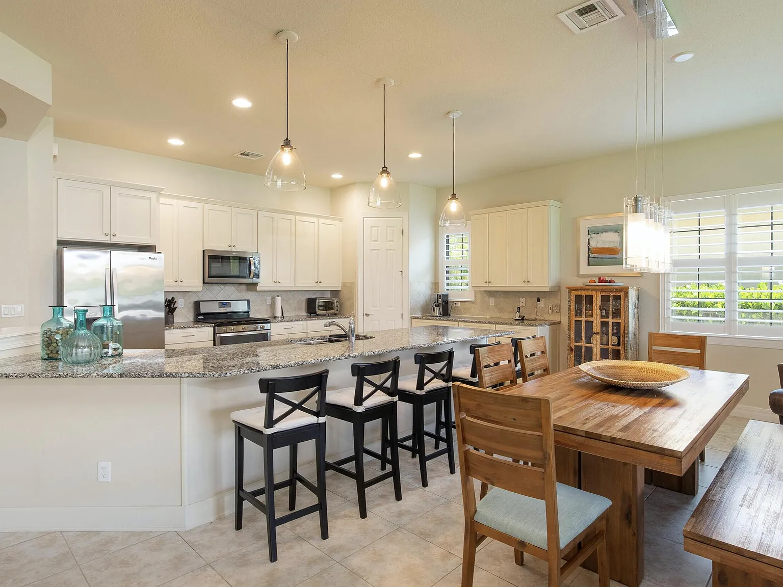 4 bed, 2.0 bath, 2459 sqft, $6,500 — Photo 4
