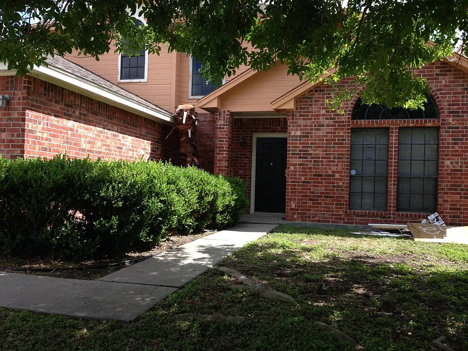 6114 Jessica Dr