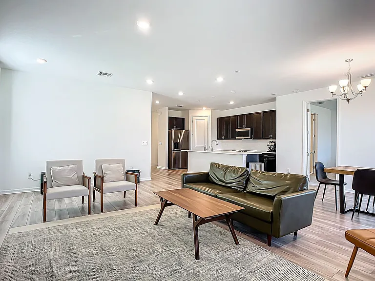 1317 Sterling Pointe Dr — Photo 10