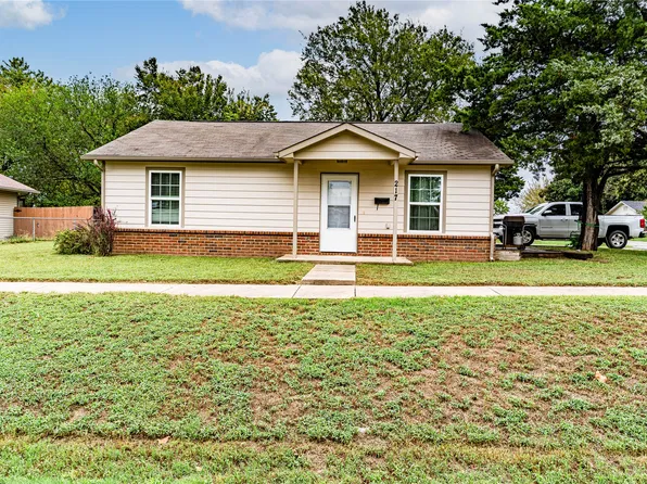 217 S Oak St, Bristow, OK 74010