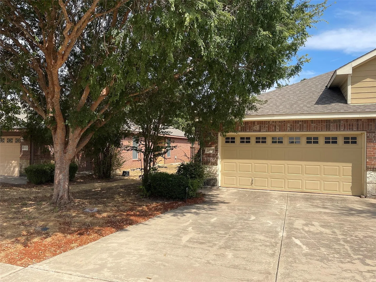 Charming 3-Bed Home with Fenced Yard, Trails, and Pond Access in Woodland Estates 2-Car Garage! — Photo 1