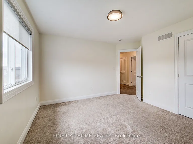 138 Woodberry Cres — Photo 31