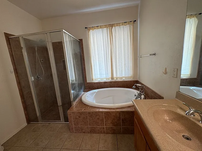 3603 Plaza De La Rosa — Photo 11