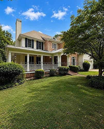 3235 Bentwood Close Photo 1