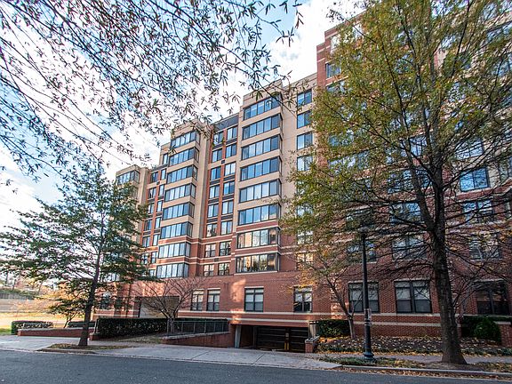 4th image of 2220 Fairfax Dr APT 508