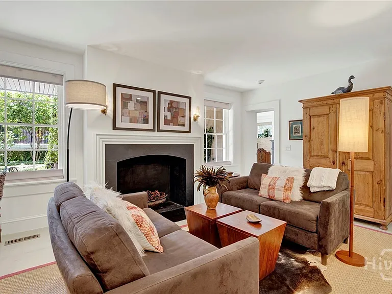 224 E Jones Ln #GARDEN — Photo 17
