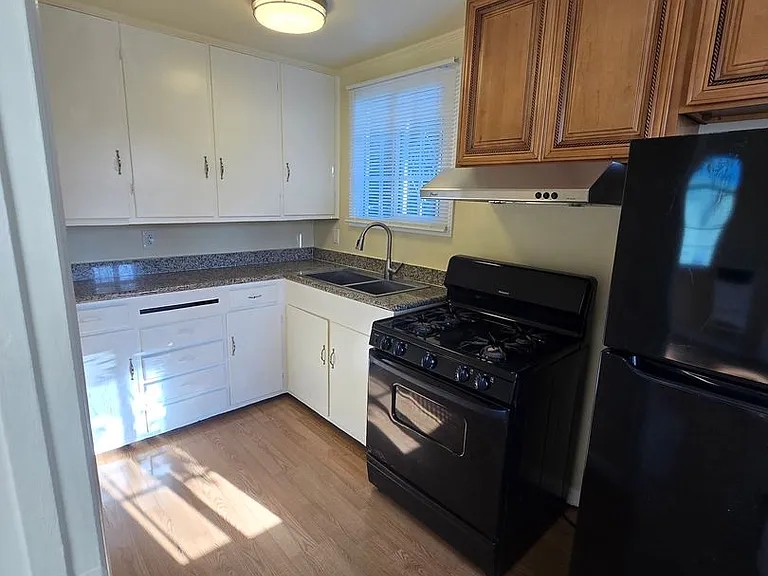 Roosevelt - 2349 — Photo 3