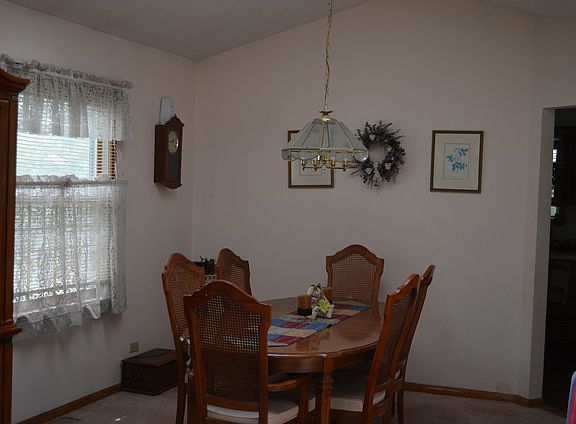 4th image of 14 Foxboro Ct