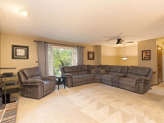 3rd image of 2309 Yorkshire Dr