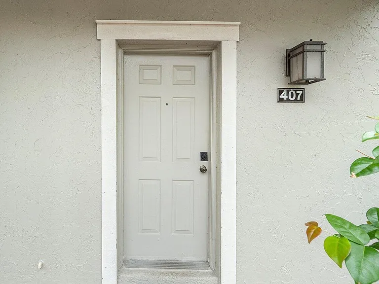 11863 Wimbledon Cir #407 — Photo 13