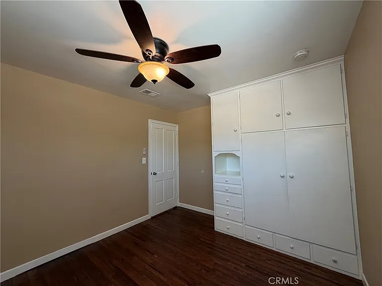 1447 S Valley Center Ave — Photo 29