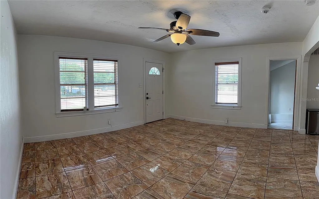 3 bed, 2.0 bath, 1442 sqft, $2,600 — Photo 3