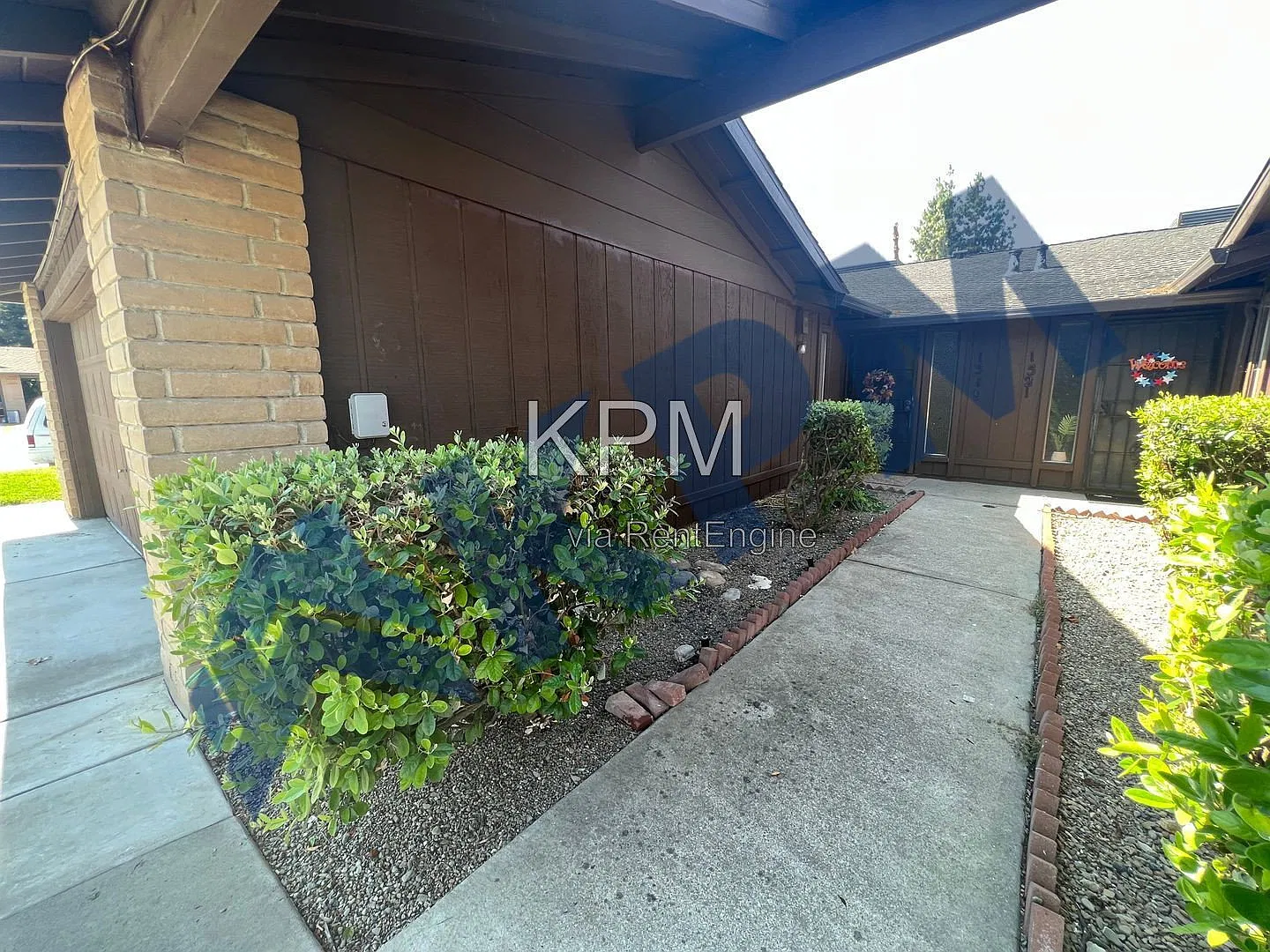 3 bed, 2.0 bath, 1147 sqft, $2,295 — Photo 3