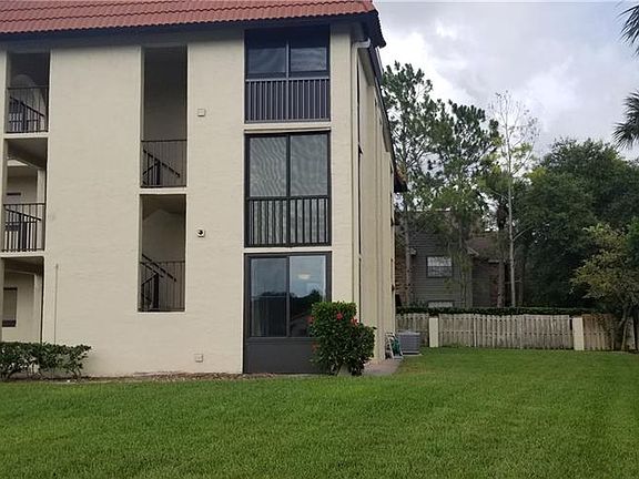 2nd image of 3055 Casa Del Sol Cir APT 109