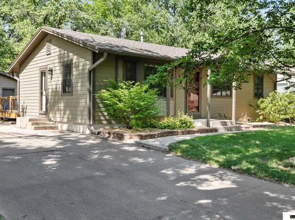 7026 Y St, Lincoln, NE 68505