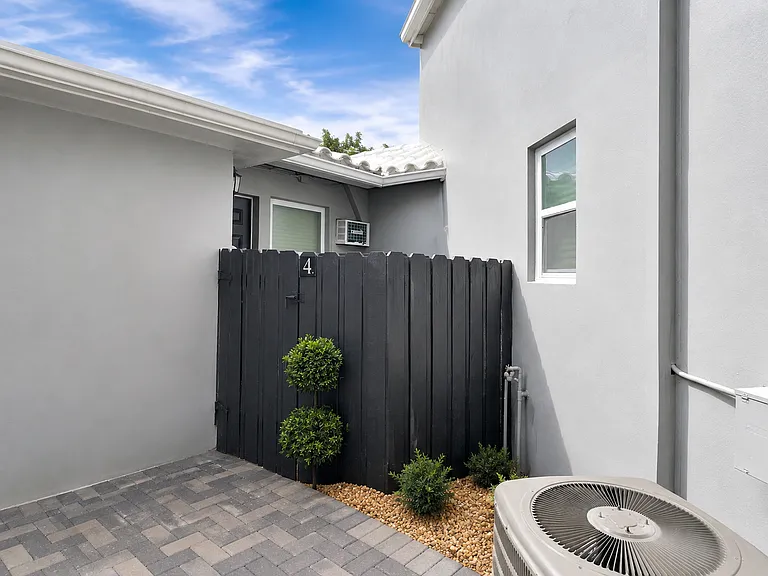 741 NE 16th Ave — Photo 4