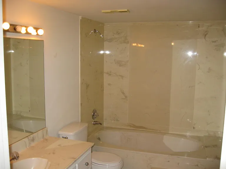 17500 N Bay Rd #S508 — Photo 4