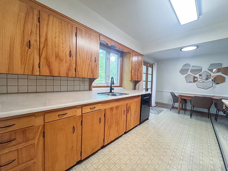 Hood Dr — Photo 14