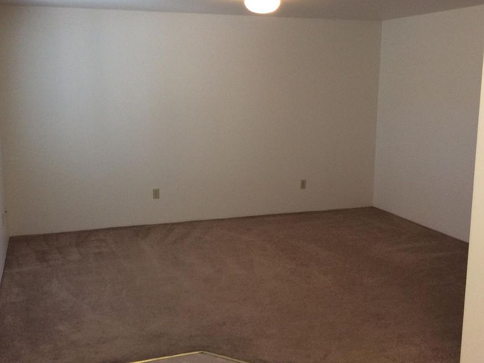 2nd image of 1828 NE Fairview Ave APT D