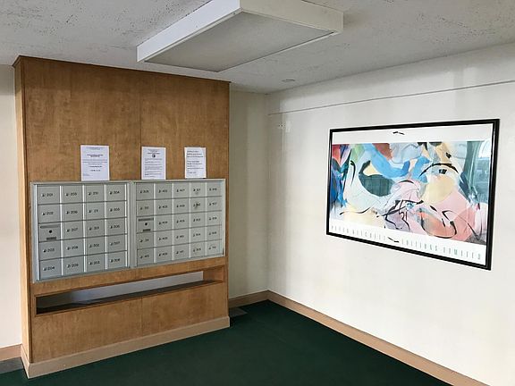 Lobby/mail room