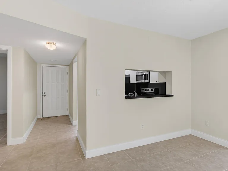 351 Club Cir #101 — Photo 27