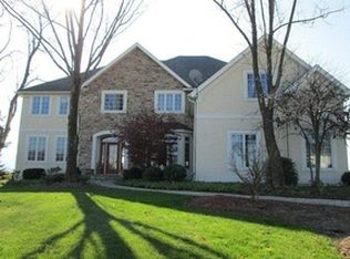 317 Hunters Pass Dr, Duncansville, PA