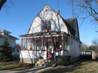 164 N Du Bois Ave, Elgin, IL 60123