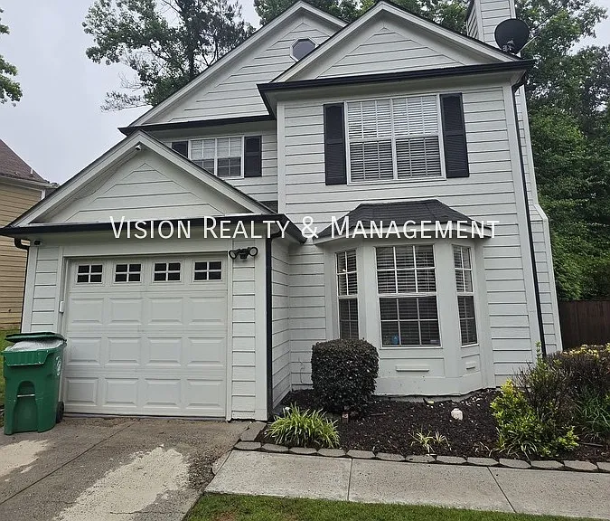 5025 Brittany Dr — Photo 3