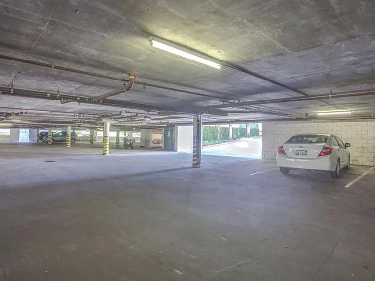 2040 Main St #105 — Photo 3