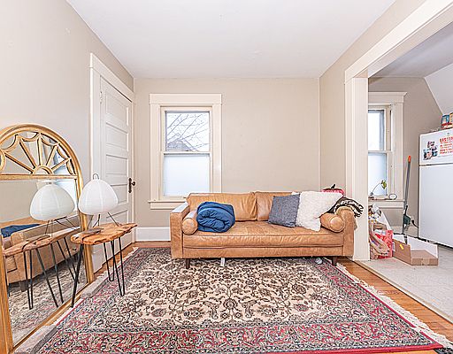 4th image of 502 Miller Ave #2